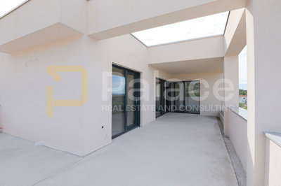 penthouse-s-velikim-terasama-i-brutalnim-pogledom-a8_4