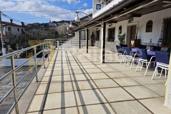 Image No.2-12 Bed House for sale