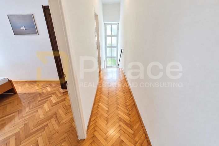 Image No.10-3 Bed House for sale