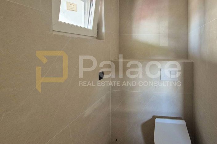 Image No.10-5 Bed Apartment for sale