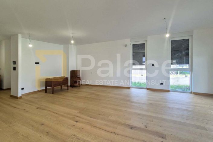 Image No.2-5 Bed Apartment for sale
