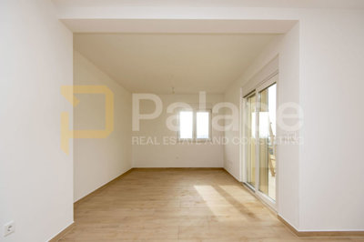 trosoban-stan-u-novogradnji-s-pogledom-na-more-2kat-vodice_13