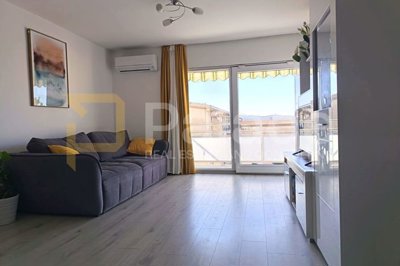 kastela-dvosoban-stan-61m2-juzna-orijentacija-sprema-pogled_1