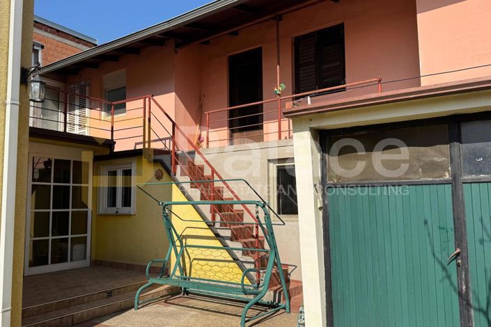Image No.10-7 Bed House for sale