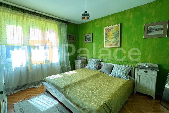Image No.16-7 Bed House for sale