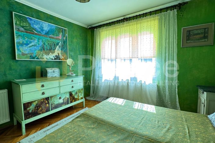 Image No.17-7 Bed House for sale