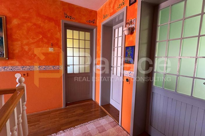 Image No.19-7 Bed House for sale