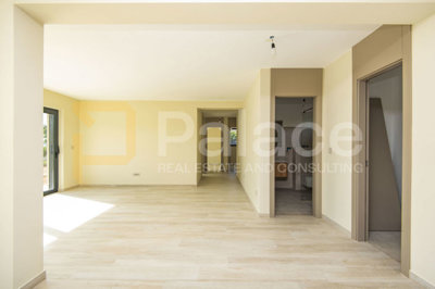 trosobni-stan-u-prizemlju-prvi-red-do-mora-142m2-vodice_5