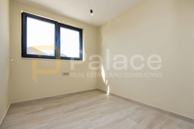 trosobni-stan-u-prizemlju-prvi-red-do-mora-142m2-vodice_9