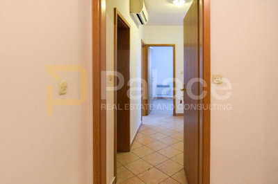 samostojeca-kuca-na-100-m-od-mora-s-okucnicom-i-garazama_14