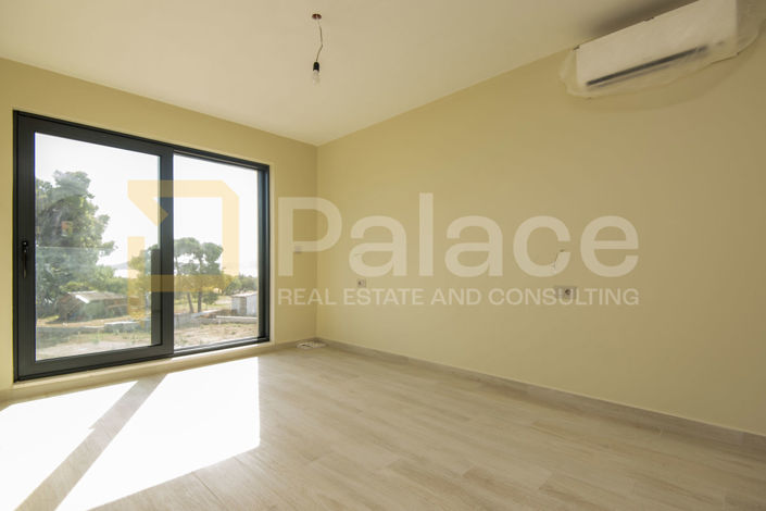 Image No.10-3 Bed Apartment for sale