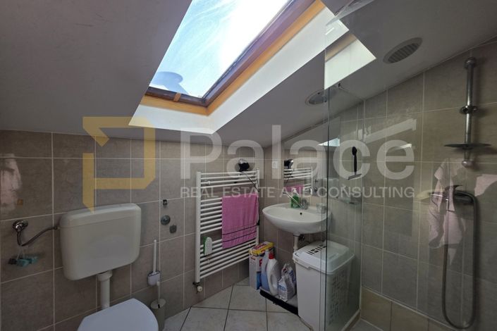 Image No.15-3 Bed House for sale
