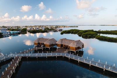 08-overwater-cabanas-and-pier
