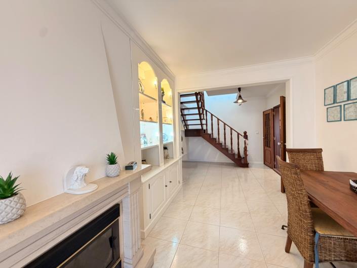Image No.8-3 Bed Duplex for sale