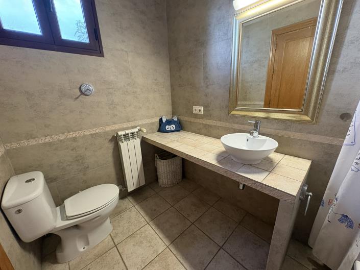 Image No.48-4 Bed Villa / Detached for sale