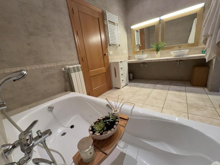 Image No.55-4 Bed Villa / Detached for sale