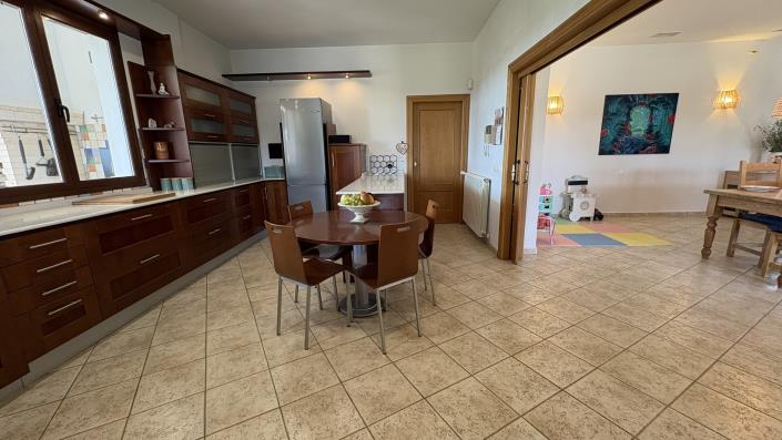 Image No.37-4 Bed Villa / Detached for sale