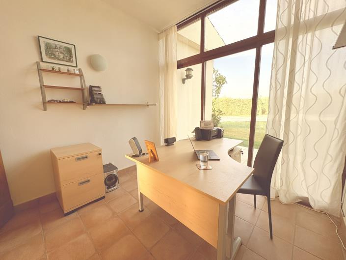 Image No.43-4 Bed Villa / Detached for sale