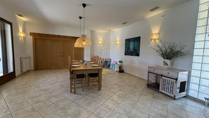 Image No.35-4 Bed Villa / Detached for sale