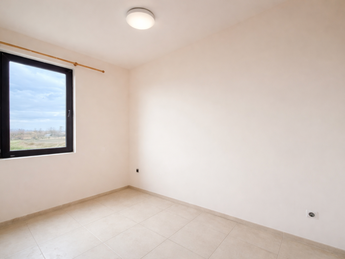 Image No.10-3 Bed House for sale