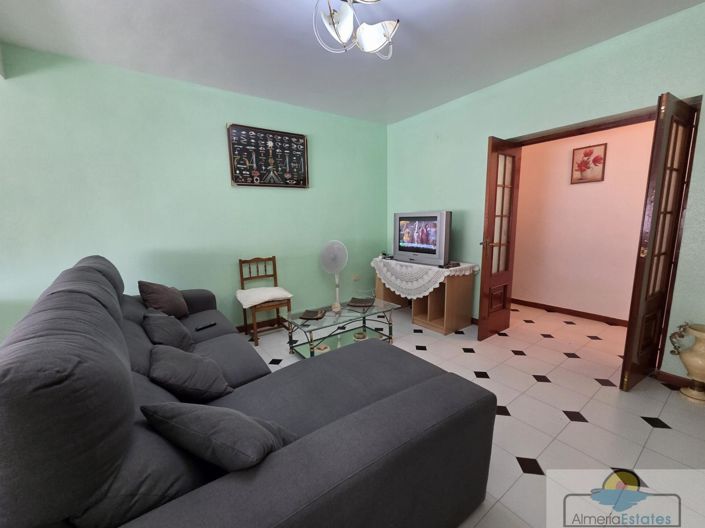 Image No.3-Propriété de 3 chambres à vendre