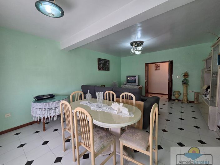 Image No.4-Propriété de 3 chambres à vendre