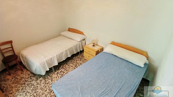 Image No.10-3 Bed Property for sale