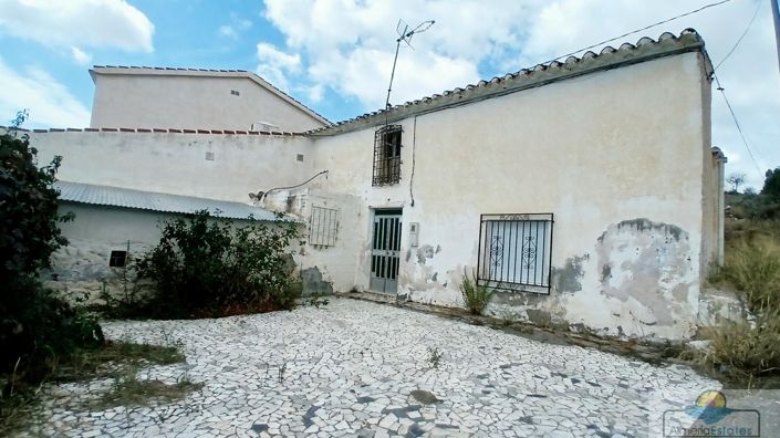 Image No.27-3 Bed Property for sale