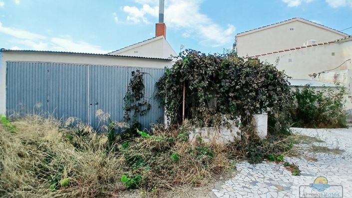 Image No.28-3 Bed Property for sale