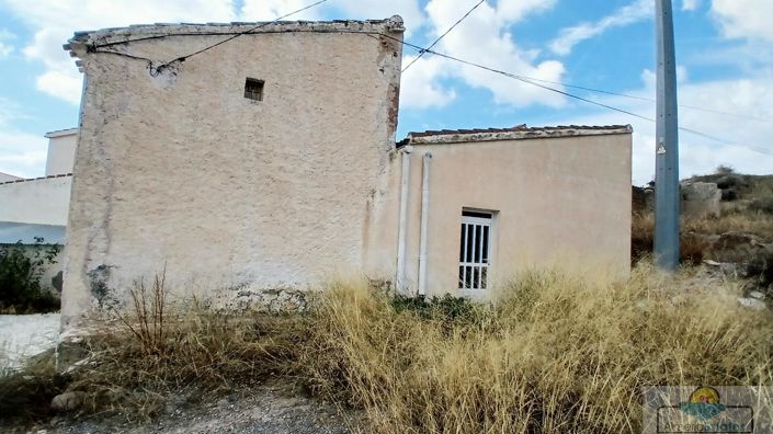 Image No.29-3 Bed Property for sale