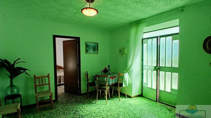 Image No.3-3 Bed Property for sale