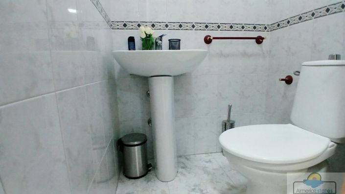 Image No.12-3 Bed Property for sale
