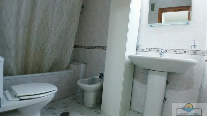 Image No.8-3 Bed Property for sale