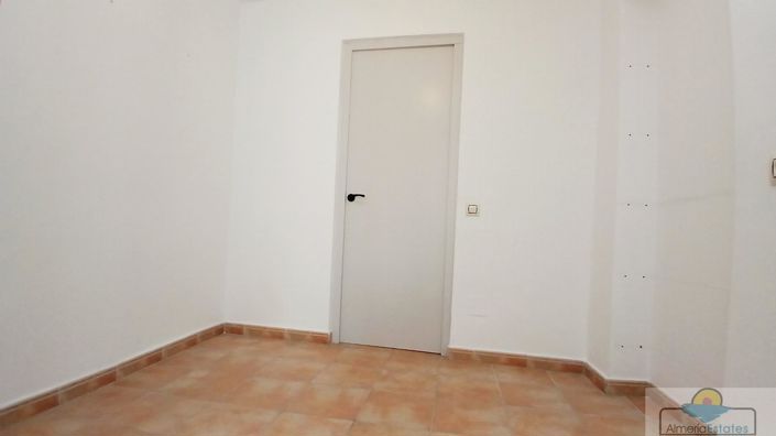 Image No.17-5 Bed Property for sale