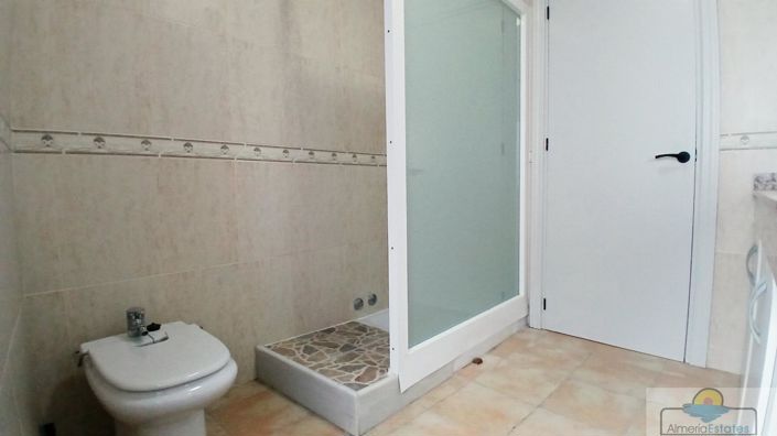Image No.20-5 Bed Property for sale