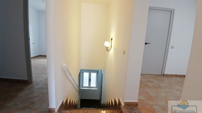 Image No.21-5 Bed Property for sale