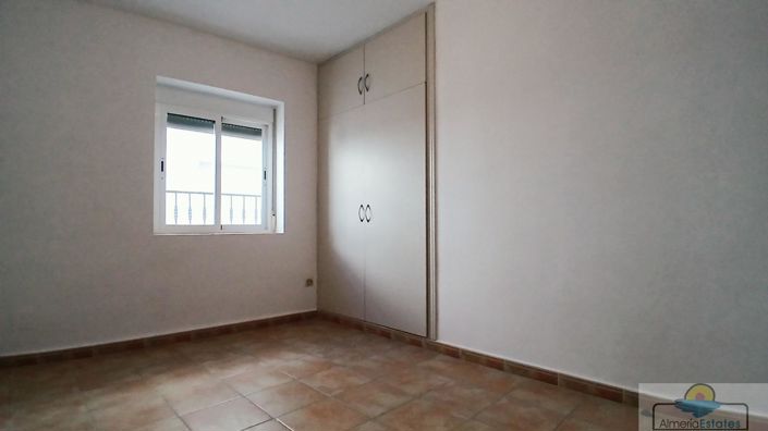 Image No.27-5 Bed Property for sale