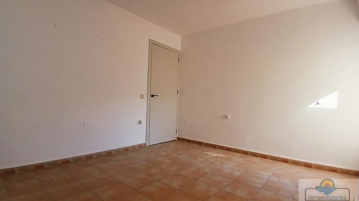 Image No.28-5 Bed Property for sale
