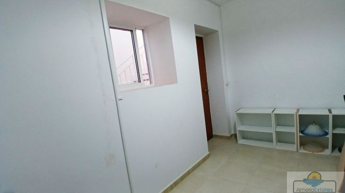 Image No.32-5 Bed Property for sale