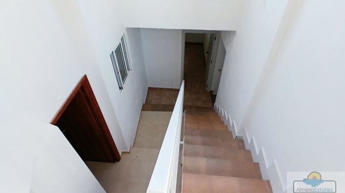 Image No.8-5 Bed Property for sale
