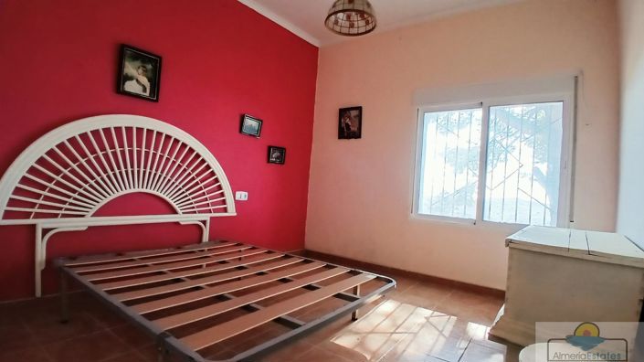 Image No.3-5 Bed Villa for sale