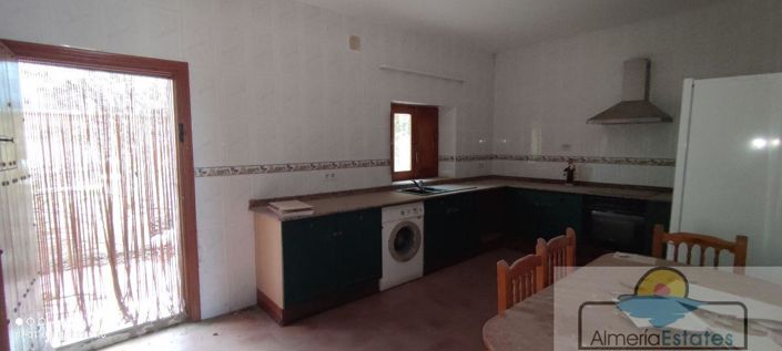 Image No.12-6 Bed Villa for sale