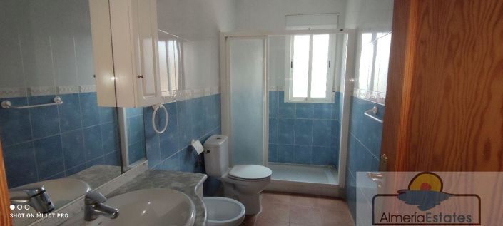 Image No.28-6 Bed Villa for sale