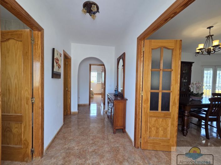Image No.4-4 Bed Villa for sale