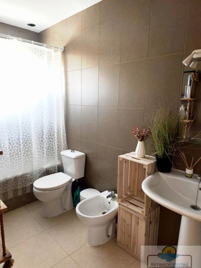 Image No.15-3 Bed Property for sale