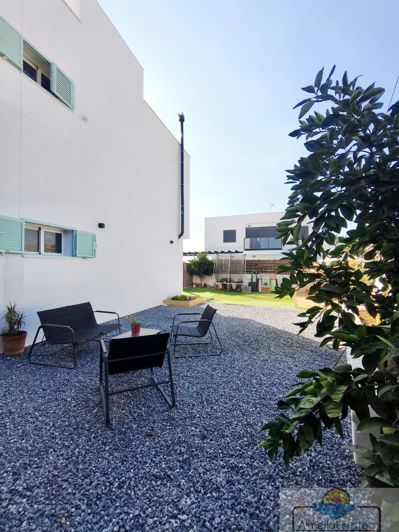 Image No.18-3 Bed Property for sale