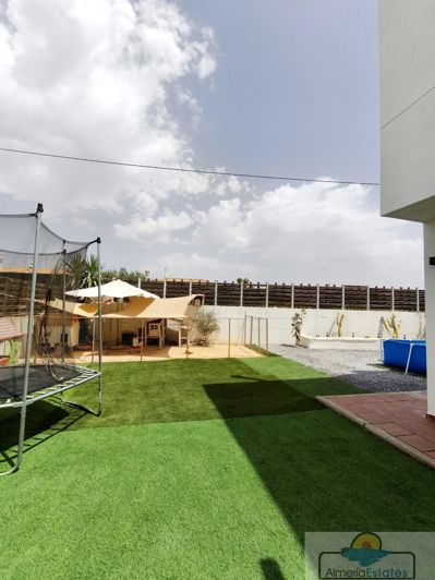Image No.21-3 Bed Property for sale