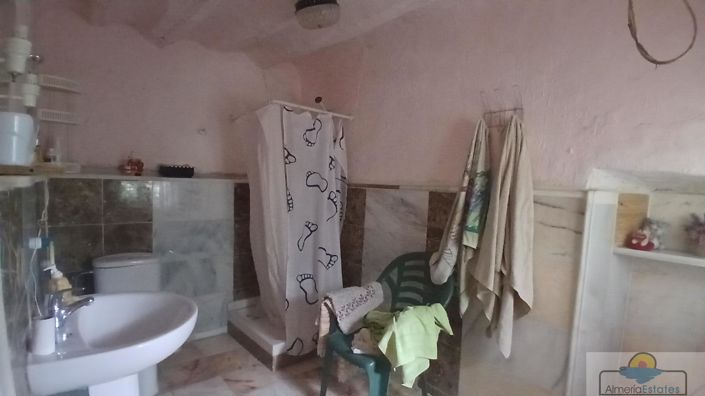 Image No.25-3 Bed Property for sale