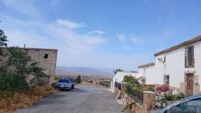 Image No.3-3 Bed Property for sale