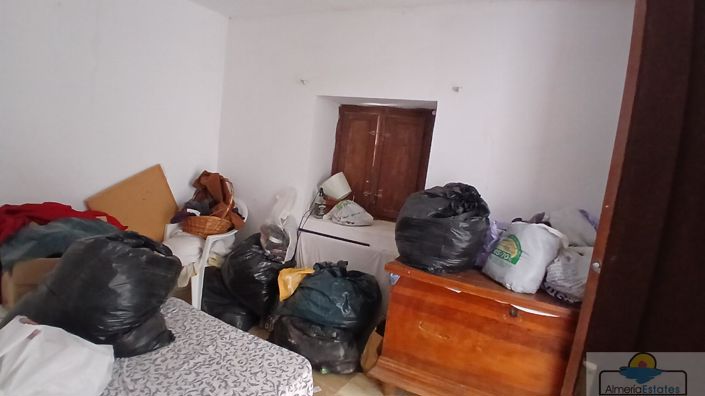 Image No.31-3 Bed Property for sale